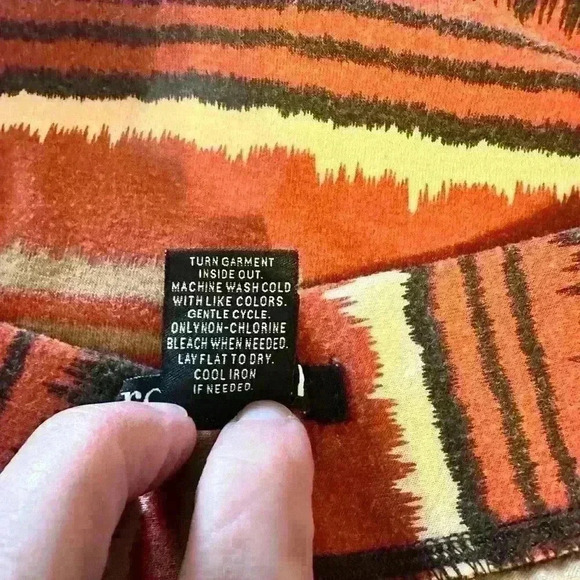 Roz & Ali A-Line Maxi Skirt. Small. Pull on. Aztec Pattern. EUC - Picture 8 of 9